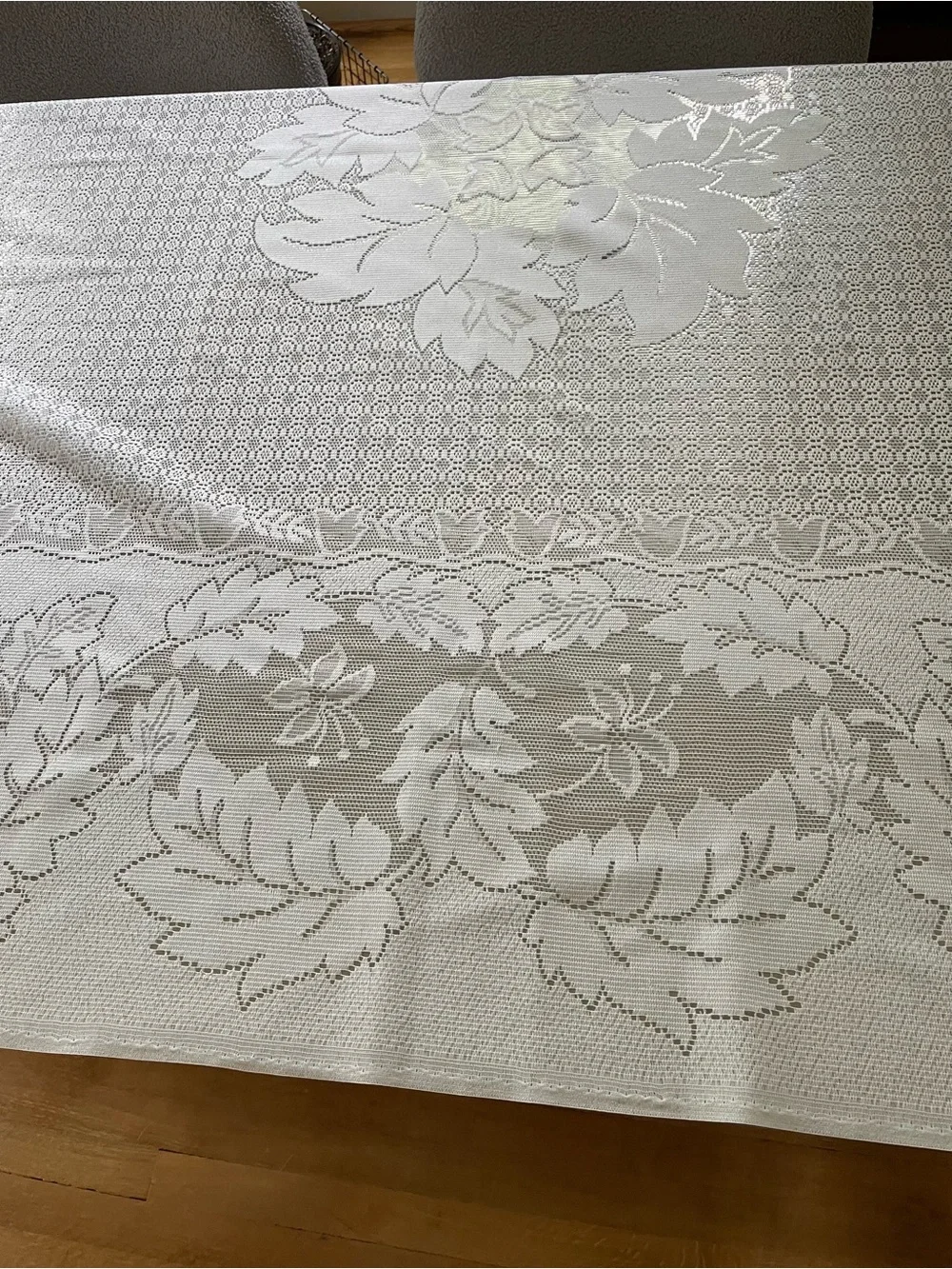 Vintage Leaf and Flower Lace Tablecloth